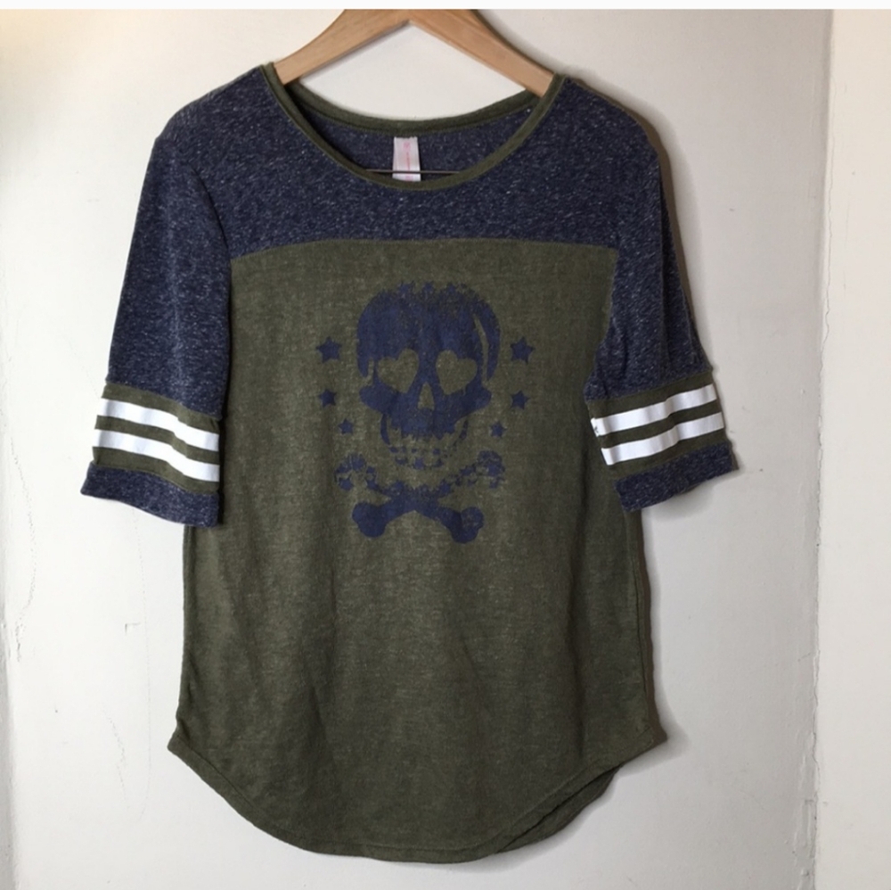 No boundaries Army green and grey Short Sleeve skull T-shirt Size XL 15-17--#70